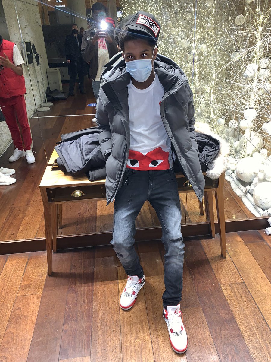 only1jghost's tweet photo. you killing 🤕 https://t.co/CIFAzuUGK1