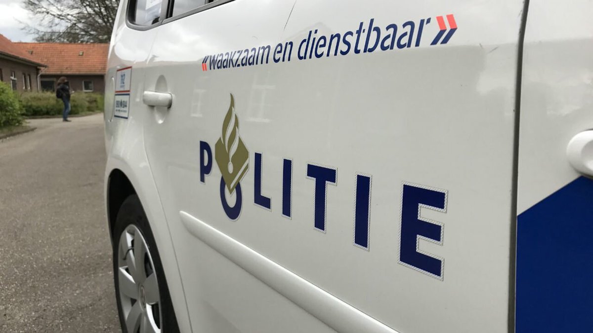 Twee minderjarige jongeren zijn door de politie aangehouden nadat ze voor 650 euro aan spullen hadden gestolen. ..
