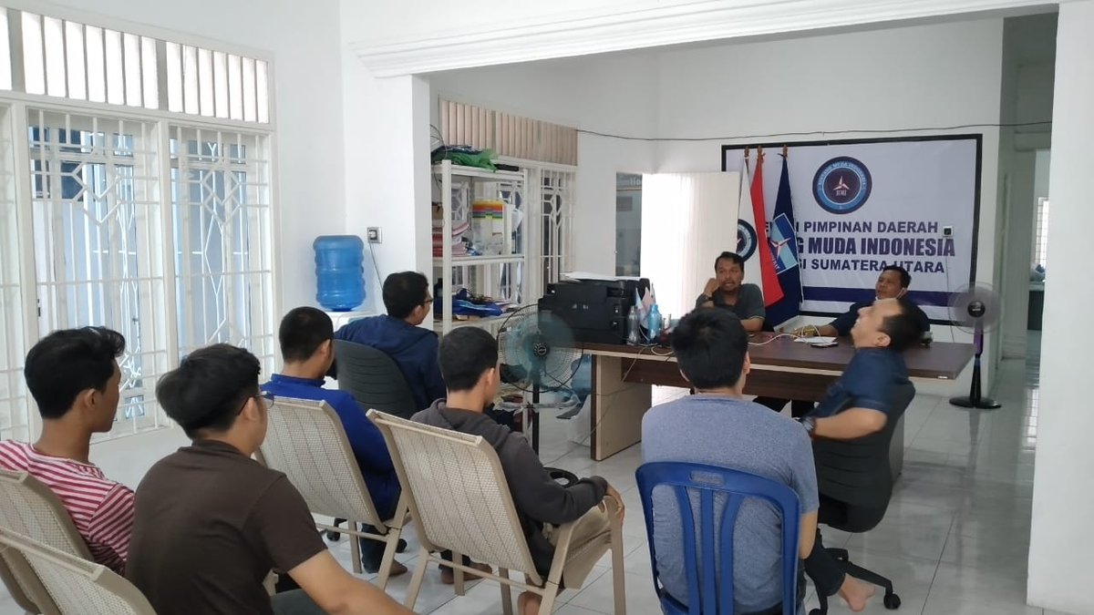BintangMudaID's tweet photo. Siang tadi, Pengurus DPD BMI Sumatera Utara menyiapkan Deklarasi dan Pengkaderan tanggal 20 Desember 2020.

#BMI
#BintangMudaIndonesia 
#CerdasSantundanPeduli https://t.co/onq5m0v1jF