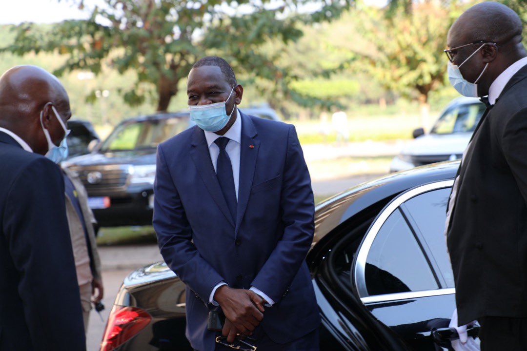 MPRiziculture's tweet photo. Yamoussoukro - Ce samedi 12 décembre 2020, le Ministre de la Promotion de la Riziculture, Gaoussou Touré a présenté  un projet de Loi de Finances portant budget du Ministère au titre de l’exercice 2021-2022. #CIV225 #GaoussouTouré #MPR 
#sessionordinaire2020
#LoiDeFinances2021 https://t.co/uQqewwpCmc
