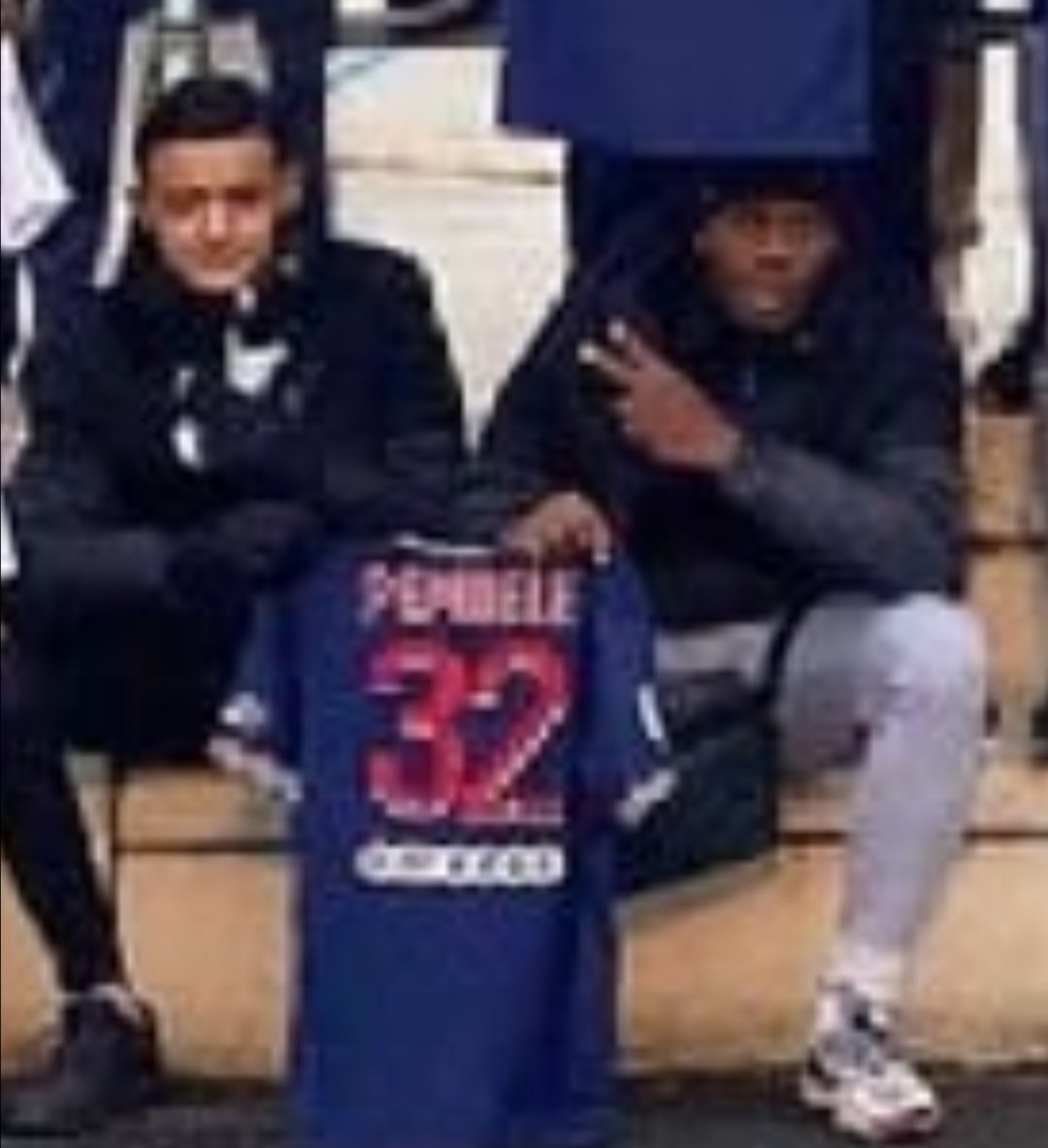 Dehors QSG - Sous Colony cetait mieux. tweet media