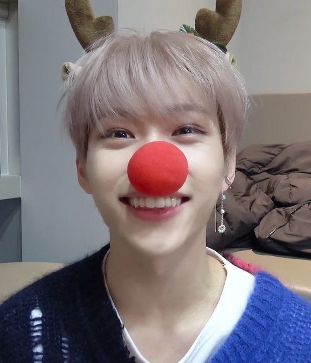 skzpeaxh's tweet photo. — felix pics that will make your day; a thread to cleanse your tl ☀️✨
#StrayKids #skz https://t.co/QbP6hFLHgp