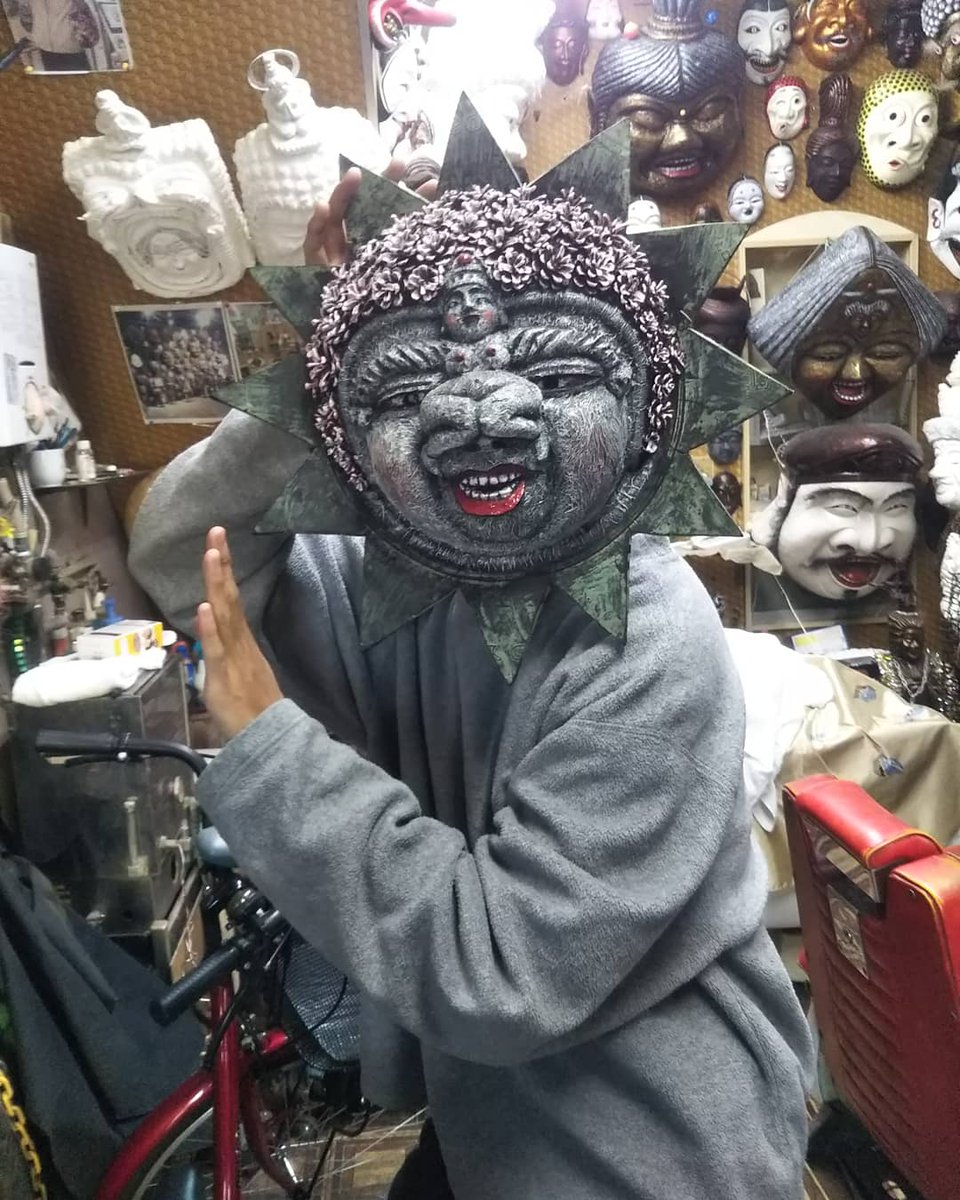 chimotota's tweet photo. 別府。酒井寅義。酒井理容店。トラリズム。#別府アートマンス はじまりました。本日のお客様は福岡と佐賀からお越しのナイスなガイお2人。ありがとう！！ https://t.co/YsKiznmyt9