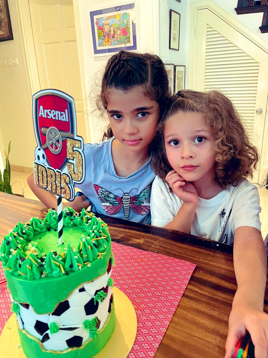 FarrahUren's tweet photo. Happy birthday @IdrisUren 5 today have a great mini party 🎈 😻 https://t.co/g9mUqgsl8b