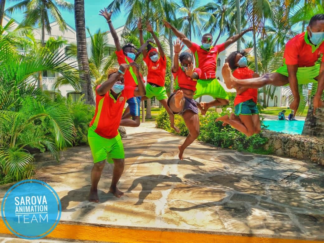 SarovaWhitesand's tweet photo. Our animation team is all set to entertain you this festive season, observing all safety protocols!!! #thesarovaexperienceawaits https://t.co/ogcvUHX4NE
