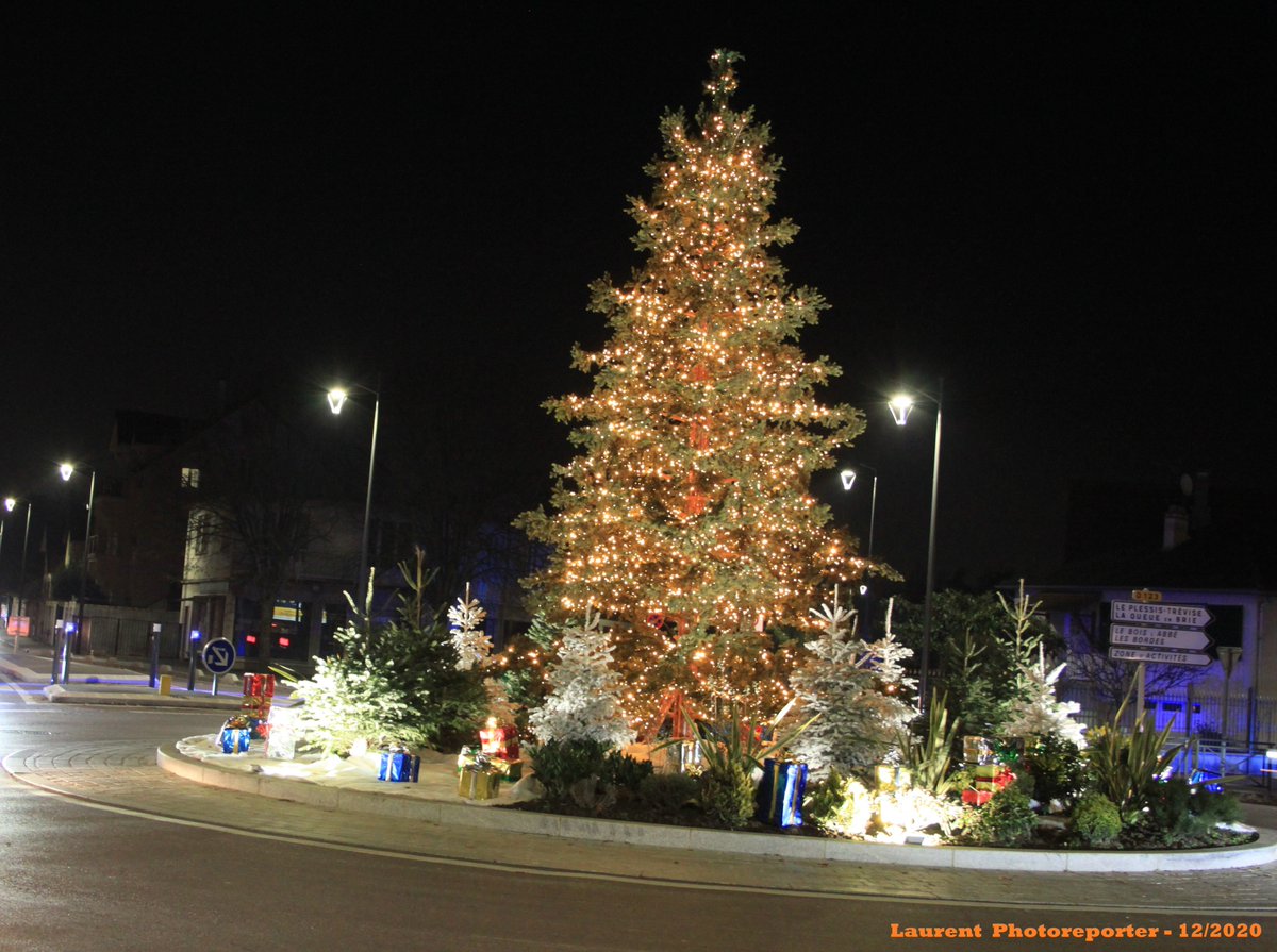 LPhotoreporter's tweet photo. Mes photos des illuminations de #Noel sont disponibles sur ma page Facebook Laurent photoreporter. N'hésitez pas à y faire un tour. https://t.co/8IaQNUaHpI