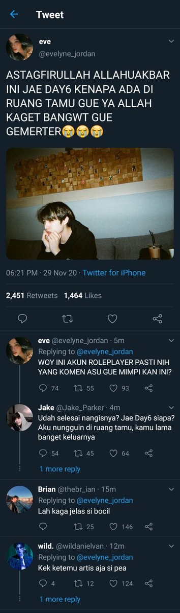 datsmascenery's tweet photo. °Parallel Universe. 
“di dunia ini mungkin lo idol gue, tapi mungkin di kehidupan lain lo pacar gue.” —evelyn. 

Keadaannya sama, tapi sebagian orang menghilang. Digantikan dengan yang baru. 
•Jae Day6 AU. https://t.co/WvgxCZ9HAk