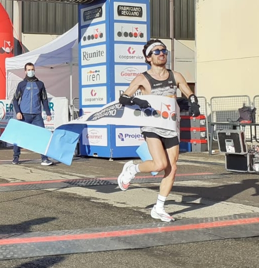 atleticaitalia's tweet photo. #atletica il campione italiano di #maratona è Giovanni Grano 🇮🇹️  #record personale in 2h14:31 a Reggio Emilia per il molisano, davanti ad Alessio Terrasi (2h17:41 PB) e Salvatore Gambino (2h18:08 PB), vittoria della gara al burundese Olivier Irabaruta (2h12:41) https://t.co/vibmPC9Kqq