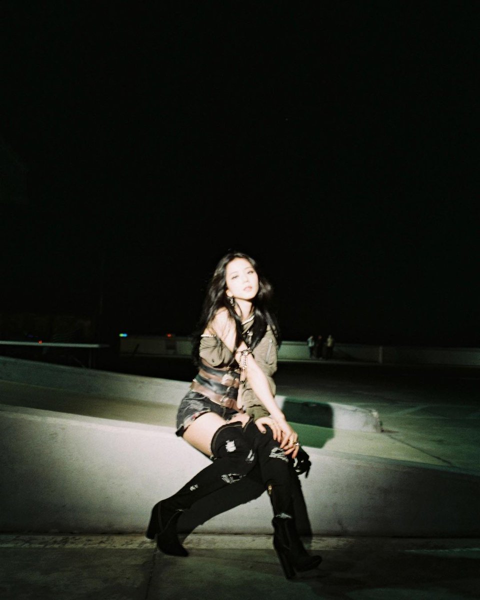 kjisyuu's tweet photo. I'm back blinkeu !!
#JISOO https://t.co/6UA8fNIxZu
