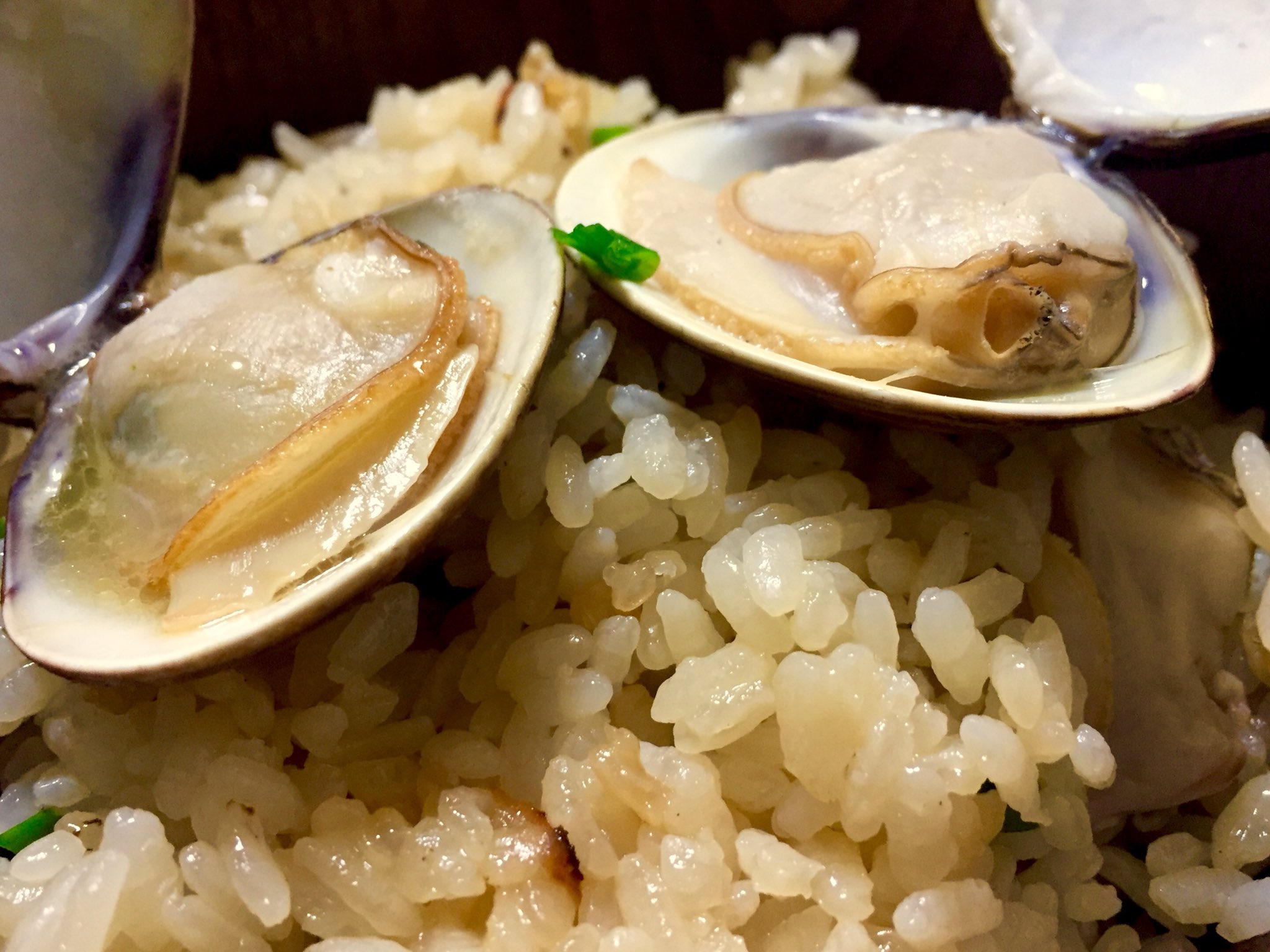 ジョカチョ きまぐれクックさんの動画に影響されてハマグリの炊き込みご飯とバター醤油 焼き作ったけどばちこり上手い あと何気に人生初ハマグリ T Co Ltbbowxqjr Twitter