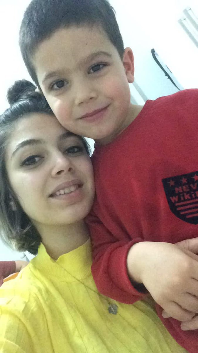 “Adım Sena Arslan burdan hepinizden rica ediyorum sesimi duyurabilmek için. Başka çarem kalmadı. Bu mesajı adalet bakanlığına ulaştırmama yardımcı olun. Eşim Özgür Arslan tarafından günlerce evde şiddet gördüm elimi kolumu bağlayıp günlerce bana işkence etti. 5 yaşındaki++++