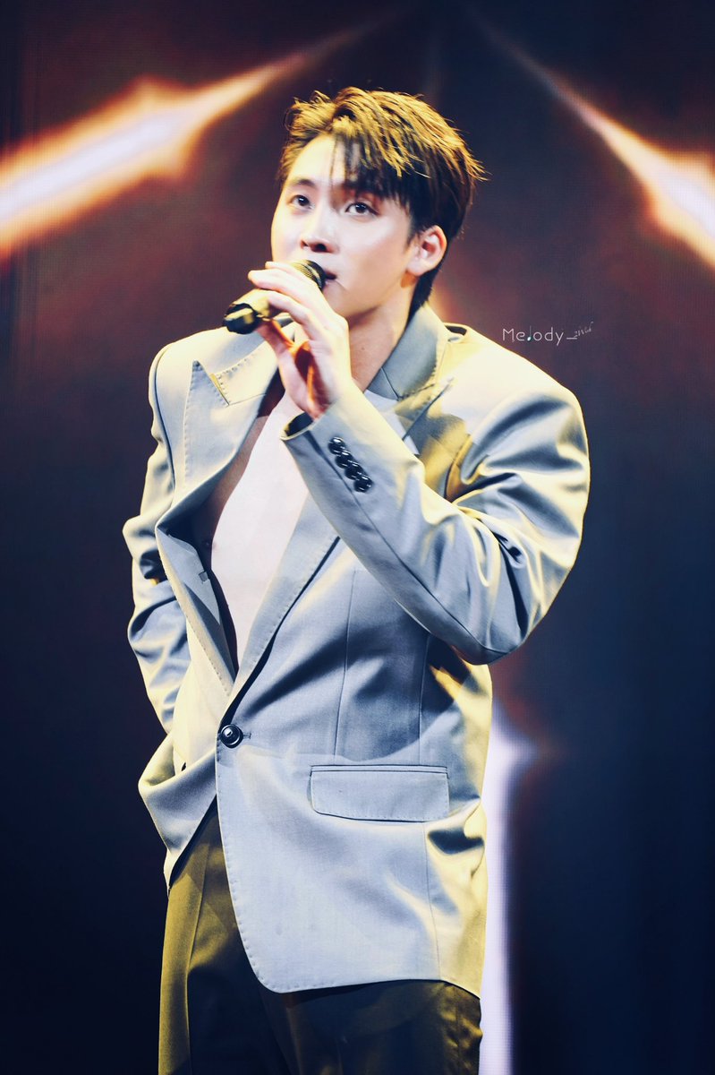 Melody2wishCNFC's tweet image. 201213 MeanOnTheFloor 
【Melody独家饭拍】

The stage is for you✨@m34nismind 

🚫Plz don't edit&amp;amp;cut the logo

 #MeanonthefloorFM