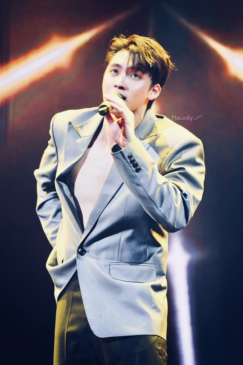 Melody2wishCNFC's tweet image. 201213 MeanOnTheFloor 
【Melody独家饭拍】

The stage is for you✨@m34nismind 

🚫Plz don't edit&amp;amp;cut the logo

 #MeanonthefloorFM