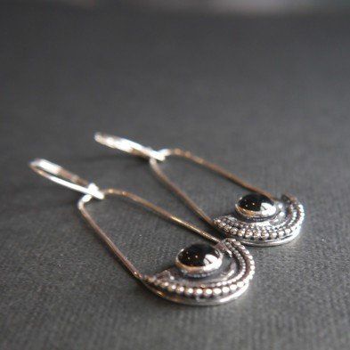 BritishCrafting's tweet photo. Stunning Boho Style Black Onyx Earrings from the fabulous @ElizabethGault aren't they just gorgeous. What a lovely gift idea https://t.co/ubO2CYQJcq #tbch #gifts https://t.co/N2eGY2eAgU