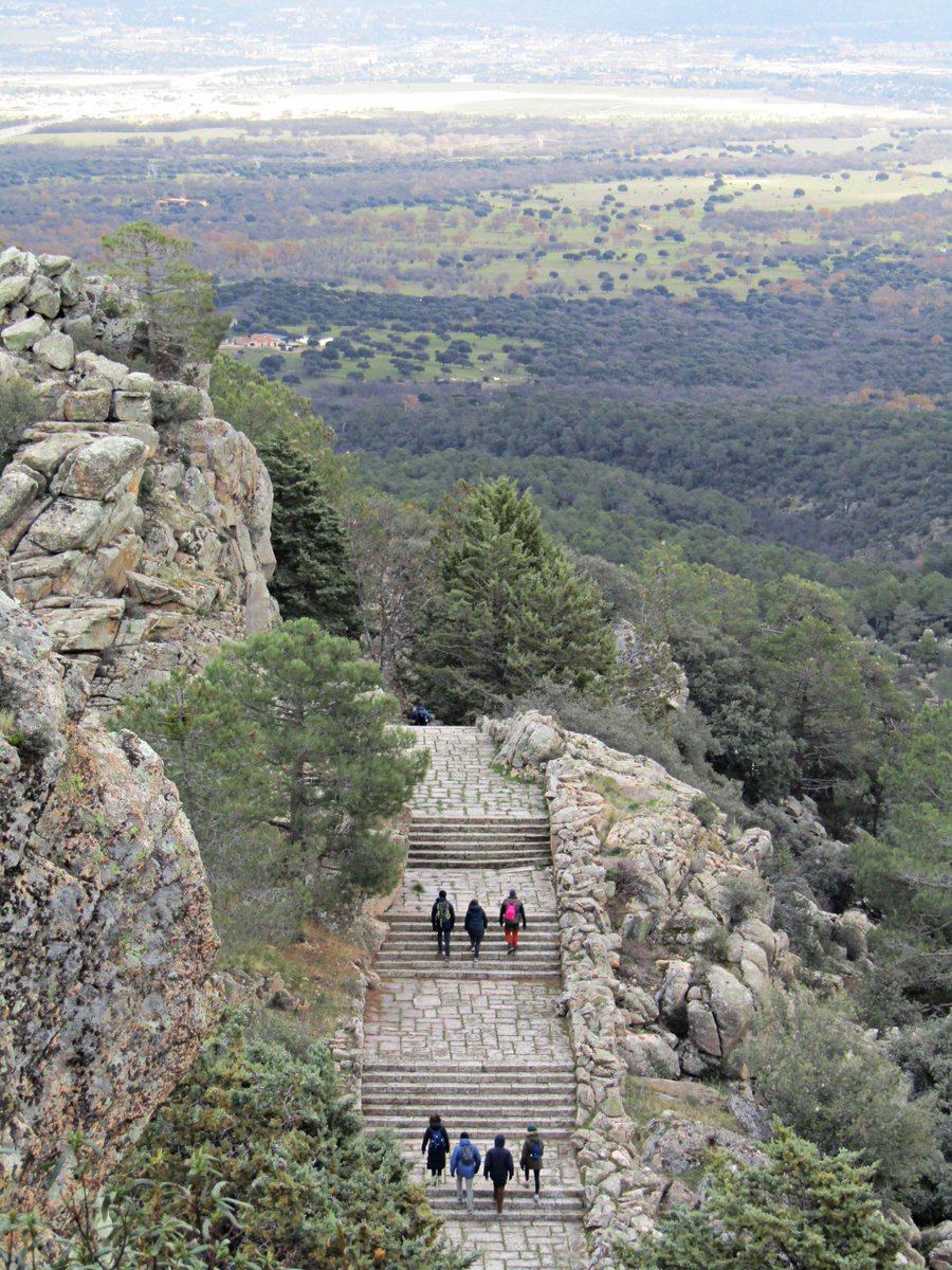 La sierra de Guadarrama a veces tiene sorpresas

#ComunidadDeMadrid

📷 #MRevilla