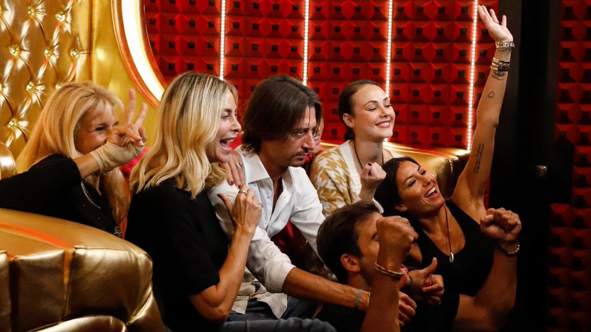 benniggg's tweet photo. L’unico cast che ci meritavamo fino all’8 febbraio.
Mi mancate

#GFvip https://t.co/FOkJbuk7k8