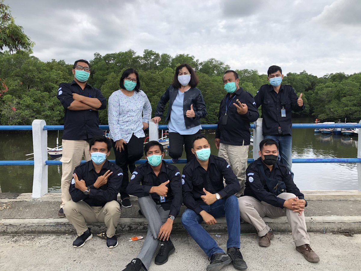 bppsdm_puslatkp's tweet photo. #MinaMania, bagi penyuluh tak ada hari libur. Mereka dgn ikhlas &amp; tulus mengabdi kepada masyarakat mendampingi pelaku utama &amp; usaha.

Semangat yg sama ditunjukan Kepala Puslatluh KP yg hadir di tengah penyuluh perikanan Kab. Denpasar beserta KUB &amp; Pokmaswas Batu Lumbang🔥 https://t.co/Avr1KomiqG
