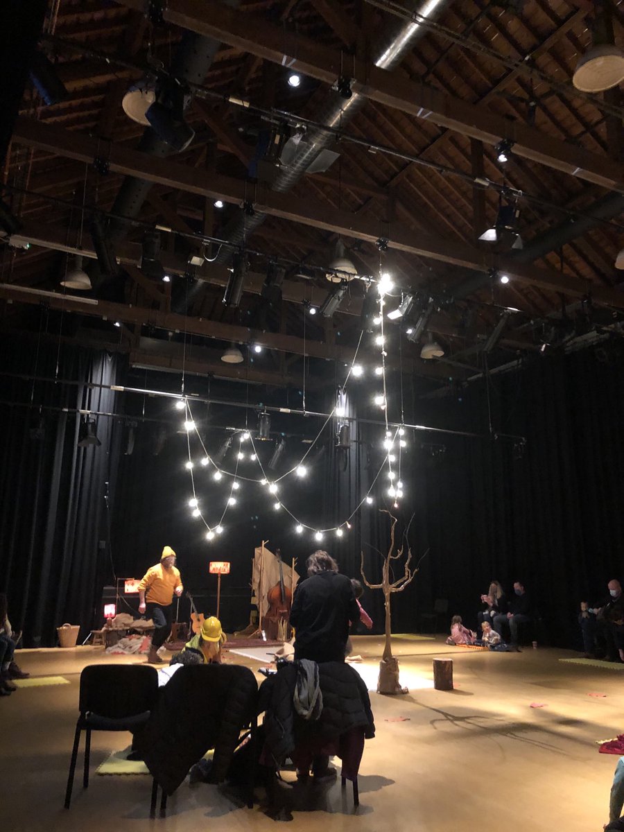 Premier of ⁦<a href="/Little_Bulb/">Little Bulb</a>⁩ Hibernation Christmas show ⁦<a href="/farnhammaltings/">Farnham Maltings</a>⁩ and it’s a complete delight!