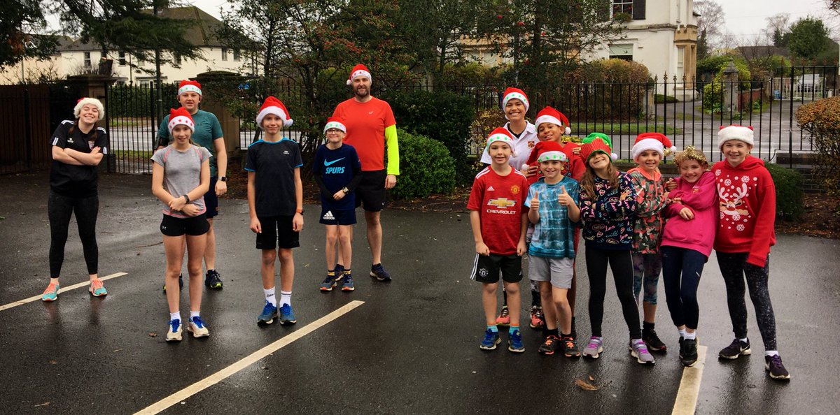 DCPSBoarding's tweet image. 4 degrees 🥶 wet 🌧 and windy 🌬 - perfect for our @DCPSBoarding Santa run! 🎅 totally awesome effort by these boarders and staff all running between 4.5-10.5km before breakfast! #betterneverstops