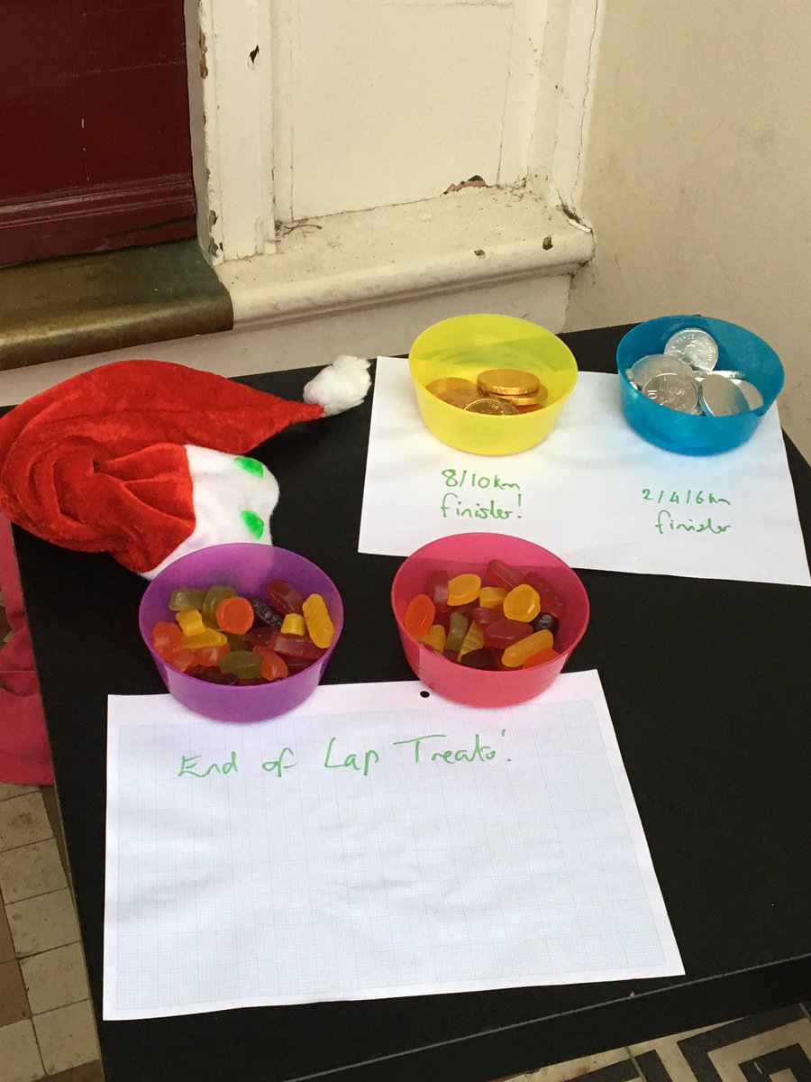 DCPSBoarding's tweet image. 4 degrees 🥶 wet 🌧 and windy 🌬 - perfect for our @DCPSBoarding Santa run! 🎅 totally awesome effort by these boarders and staff all running between 4.5-10.5km before breakfast! #betterneverstops