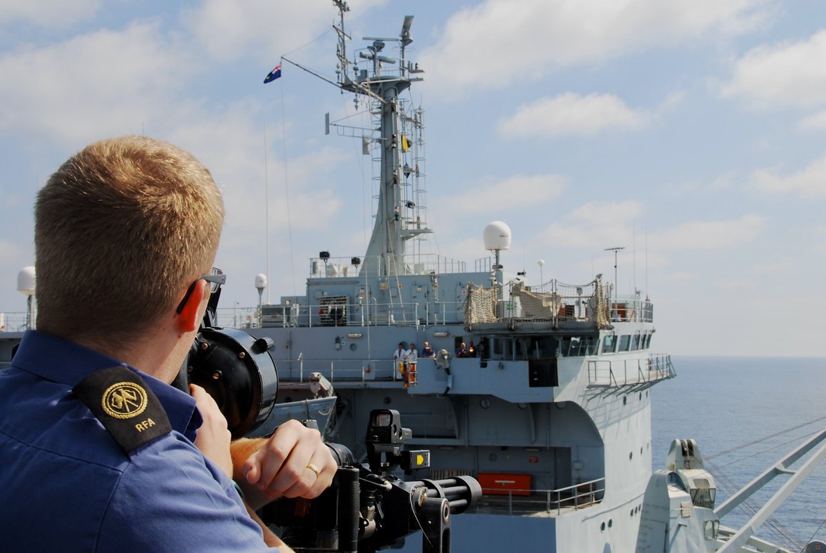 RfaNostalgia's tweet image. 8 years ago...men at work in @RFAFortVictoria during a RAS(S) with #RoyalFleetAuxiliary FORT ROSALIE in the Gulf of Aden #FlexibleGlobalReach #SendASignal