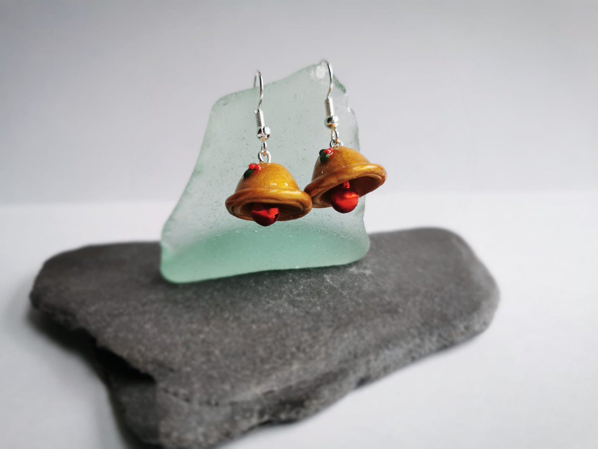 charmagrammer's tweet photo. Quirky pair today! These bells are not only 3D but also hollow so they have a little bell inside! Only made once so grab them while you can at https://t.co/YR93YX2rLR
#christmas2020 #oneofakind #mini #christmasbells #polymerclayearrings #handmade #aberdeen #ShopLocal #shopsmall https://t.co/6VuVzZJlMW
