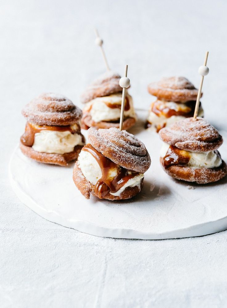 scmdie's tweet photo. 〔🍦♡ x FSF 〕; @alghifaza

Hello, this is your:
Churros Ice Cream (7)

Presented by : WeBreadBear 

               Bon appetit! https://t.co/S6Ql4bMbxS