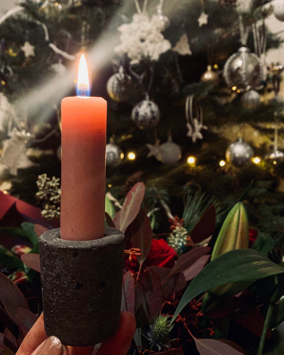 Concrete candlestick holders 🖤 
At just £8 each they’re a lovely little stocking filler / gift for that person that you don’t know if you need to buy a gift for 🕯 🤍 ✨ 
Available in various colours on the website. 😘 
hannahharriet.com