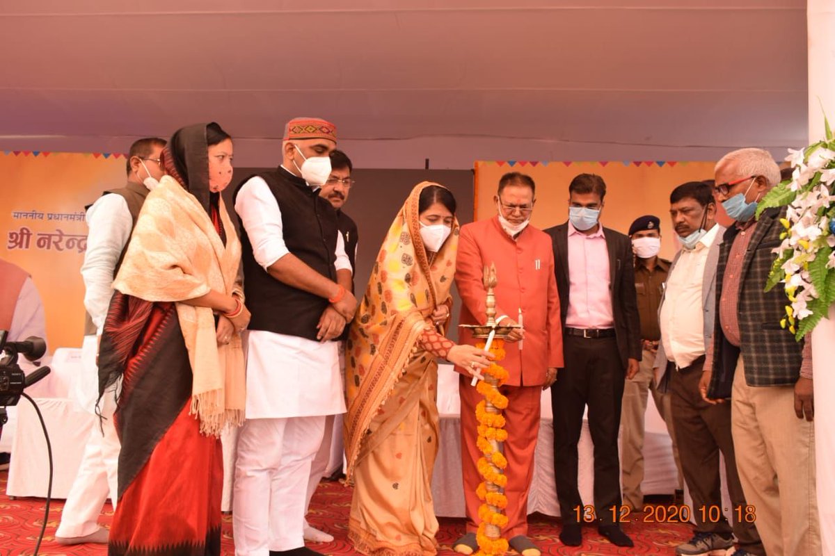 badri_bais's tweet photo. गौरवान्वित क्षण यशस्वी मुख्यमंत्री मामा Shivraj Singh Chouhanजी द्वारा मप्र में विकाश की गंगा बहाते हुए सिंगरौली में आज एयरपोर्ट(हवाईपट्टी)शिलान्यास सभी जनप्रतिनिधियों का धन्यवाद,भाजपा प्रदेश सरकार को आभार 
माननीय विधायक 80 श्री राम लल्लू  बैस जी के अथक प्रयासों से यह सौगात मिली https://t.co/qec1jO8Jv8