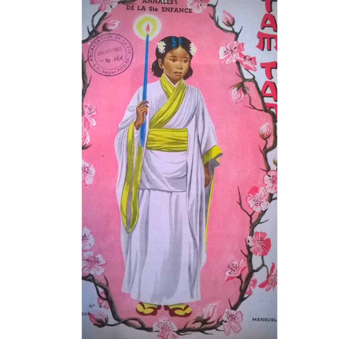 OPMFrance's tweet photo. "A la sainte Luce, le jour avance d'1 saut de puce"
Martyre née au IIIe siècle, sainte Lucie est beaucoup fêtée dans les pays nordiques…. Les @OPMFrance vous proposent une version japonaise de 1956 !
 #martyrs #SainteEnfance #enfance #missionnaire #oldpic #sainteLucie https://t.co/rcJ1GNKUt7