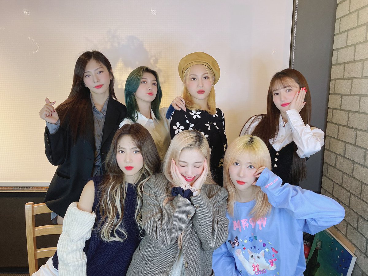 DEUKAE_THAI's tweet photo. [MASTER THREAD]
มารู้จักวง #Dreamcatcher กันเถอะ
เธรดนี้จะแนะนำประวัติ เมมเบอร์ และผลงานของดือแคนะคะ
จำนวนสมาชิก:​ 7​ คน
เดบิวต์​: 13​ มกราคม 2017
ค่าย:​ Happy​ Face Ent. (ตอนนี้เป็น Dreamcatcher​ Company​) https://t.co/pQzZpc3vvK