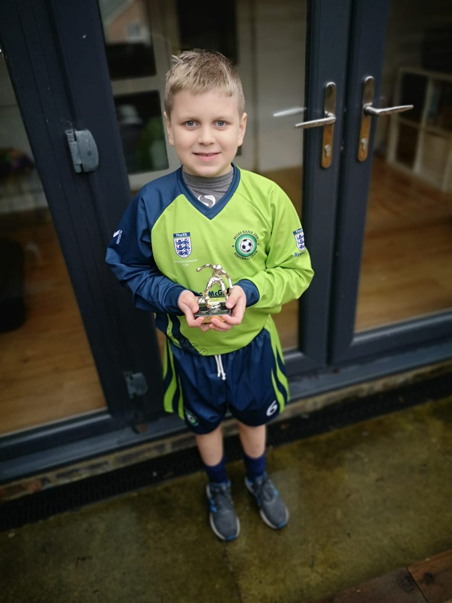 mossbankjfc's tweet photo. #MossBankJFC our U7s Greens in action yesterday v @AandT_FC U7s in the @OfficialBBDFL at Prem Fives in a great game 💚💙⚽️ Well done to both teams ⚽️ James getting MoTM for the Greens 🏆 #upthebank #GSR @Grahammcgreavy #McGreavyElectrics https://t.co/WEd6WhyILa