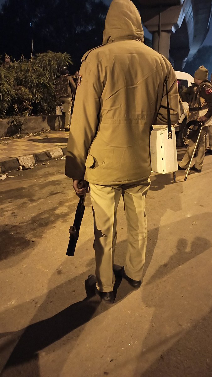 shadabmoizee's tweet image. 13 December 2019.. Jamia Millia Islamia.. Ek aandolan ki shuruat.. 
PC- SM.. 
#CAA_NRC_Protests #JamiaMilliaIslamia