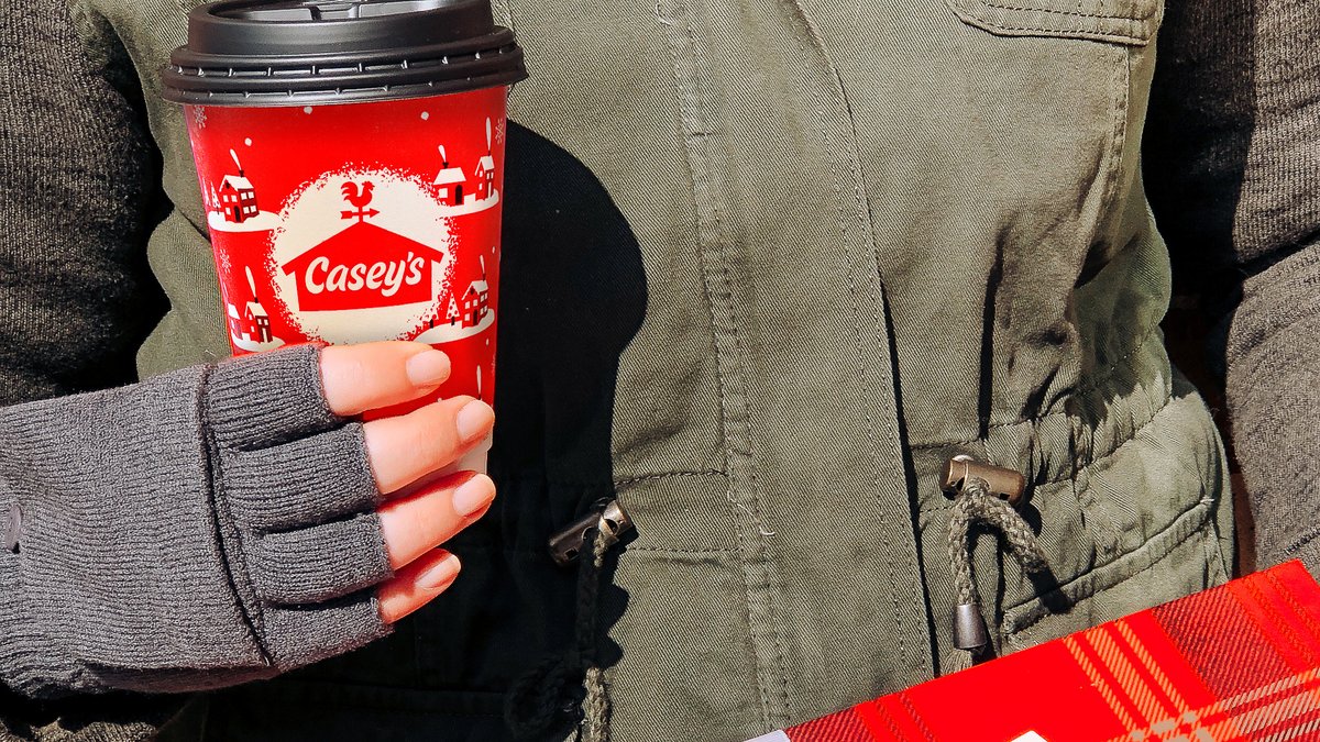 caseysgenstore's tweet photo. We're pepped for Peppermint Cocoa! π¬ Get a FREE Small Hot Chocolate with Casey's Rewards today. #NationalCocoaDay #24DaysofCaseys https://t.co/tIyIzrUtlY
