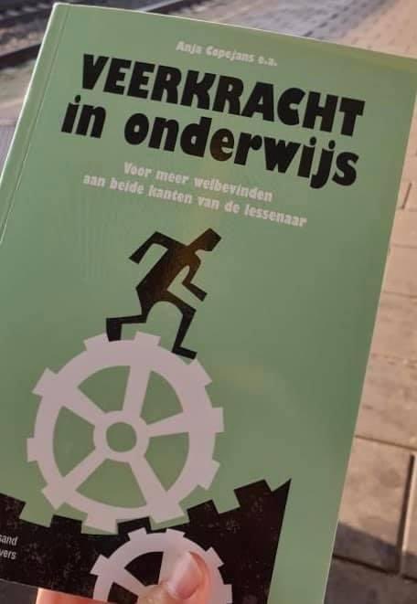 anja_co's tweet photo. Als je kijkt naar #dezevendedag en het gaat over #onderwijs en je denkt...er is een boek dat een antwoord biedt op de verschillende vraagstukken die nu aan bod komen...#veerkracht in #onderwijs 

#dtv @Elisameuleman 
@Conner Rousseau @Elke Decruynaere @BenWeyts @alexanderdecroo https://t.co/Oicf9ql7Vn