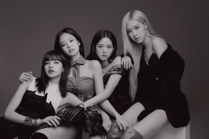 Salutation! I'm planning to gather these pretty and talented girls to make a new journey with me! 🙌 Through Group DM, we can share what's our thoughts lately 💭 and play some games together! Could you lend me a hand to retweet this tweet so i can catch up with the girls soon!