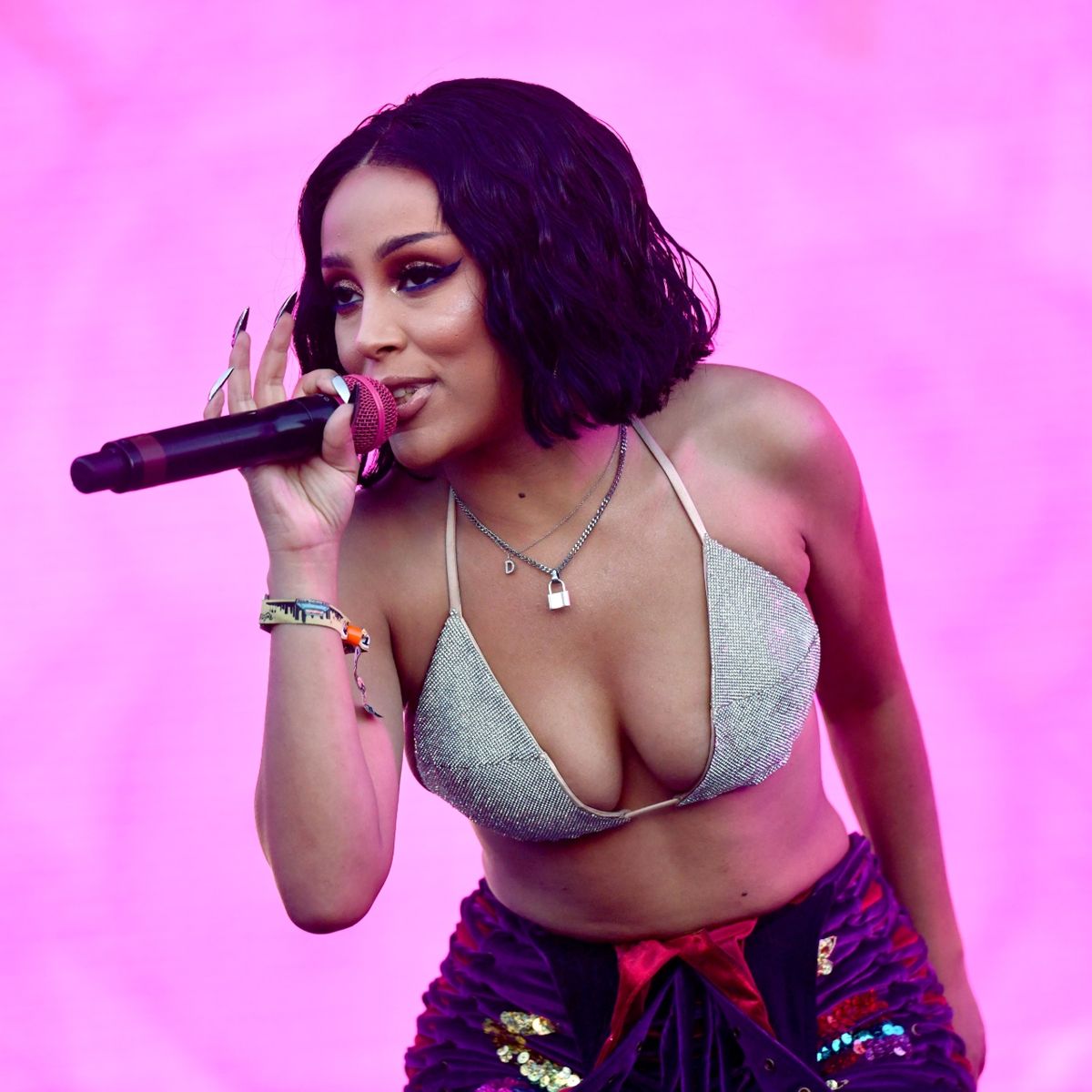 who's winning a HIT vs HIT battle