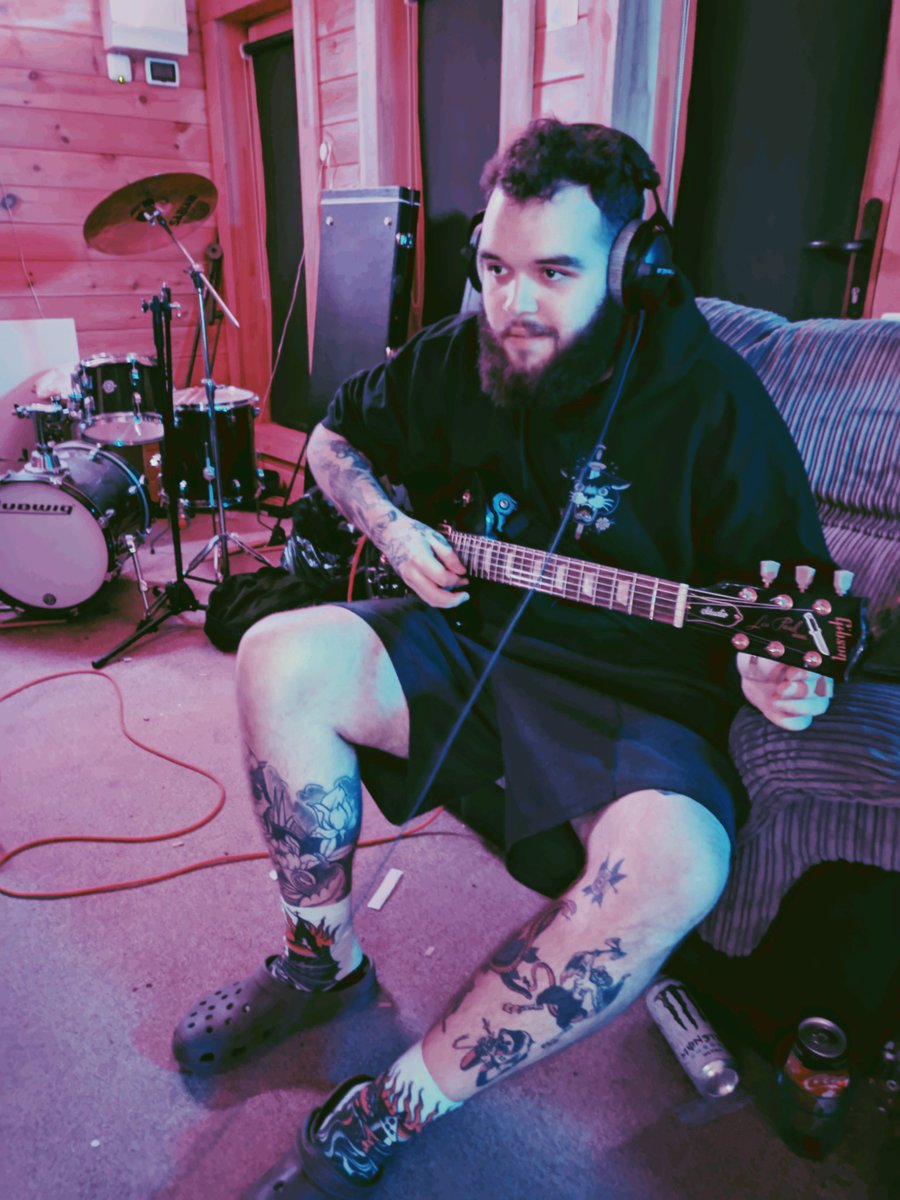 possumtackler's tweet photo. Guitar 1 done for song 1 🎸 https://t.co/UWhMNNePq3