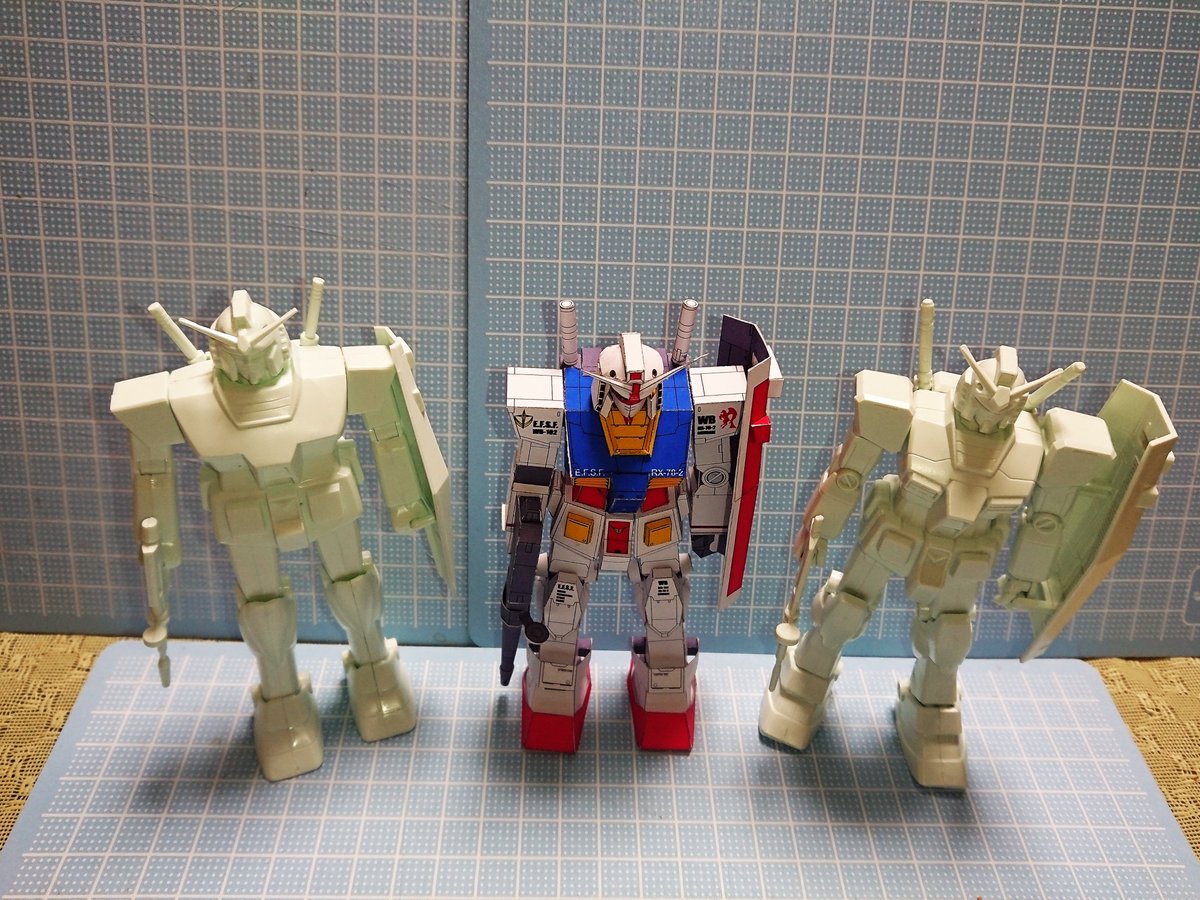Qggmg157 ワンタン 1 144ガンダムペーパークラフト完成 O こうして並べて見ると悪く無いかも プロトタイプとg 3の型紙も有るから チャレンジしよっかな 左から 初代のガンダム300円 ペーパークラフト ファーストグレード300円 Qggmg157 ワンタン 1 144ガンダムペーパークラフト完成 O こうして並べて見ると悪く無いかも プロトタイプとg 3の型紙も有るから チャレンジしよっかな 左から 初代のガンダム300円 ペーパークラフト ファーストグレード300円