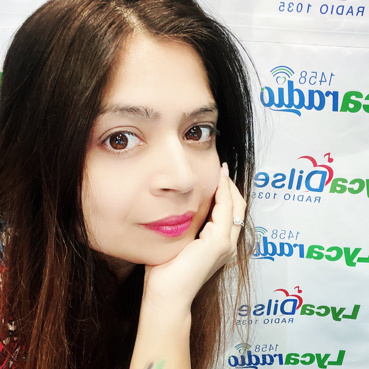 ShinnySheena's tweet photo. Join @shinnysheena @DilSeRadio 1-4pm #sundayfunday #sundayvibes #rainyday #barish☔ #beautifulweather #funtimes #mindbender #funtalks #interestingfacts #masti #instantrequest #tunein #dilseradio #radiolove #instalove #smilemakeover https://t.co/OMnJ7orHrH