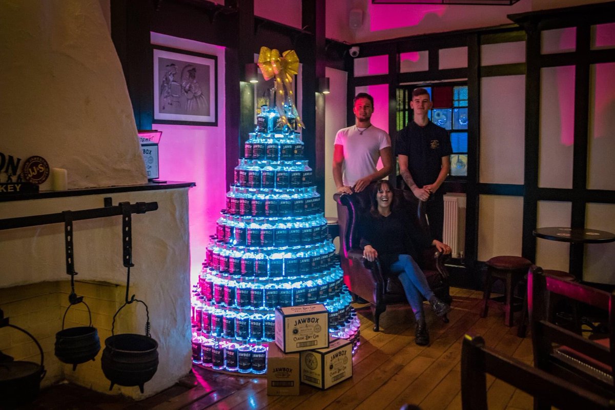 JawboxGerry's tweet photo. The first time in over 40 Years that I haven’t shared a #Christmas drink with friends in @kellyscellars 😢 Very much looking forward to better days And @JawboxGin Christmas Trees ahead. Wishing Lily, @kieranup And All The Team At #KellysCellars A Very Happy & Wonderful Christmas https://t.co/I9CGCLkm3O