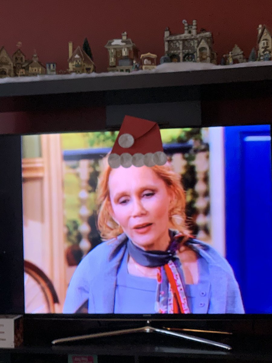 bchgrl1020's tweet photo. Annual Santa Hat game with the 2020 twist. #santahatgame #whostheboss thanks @JudithLight and @TonyDanza #wemissyoumona #whostheboss #santahatgame #facemaskgame https://t.co/Sgybu84VYd