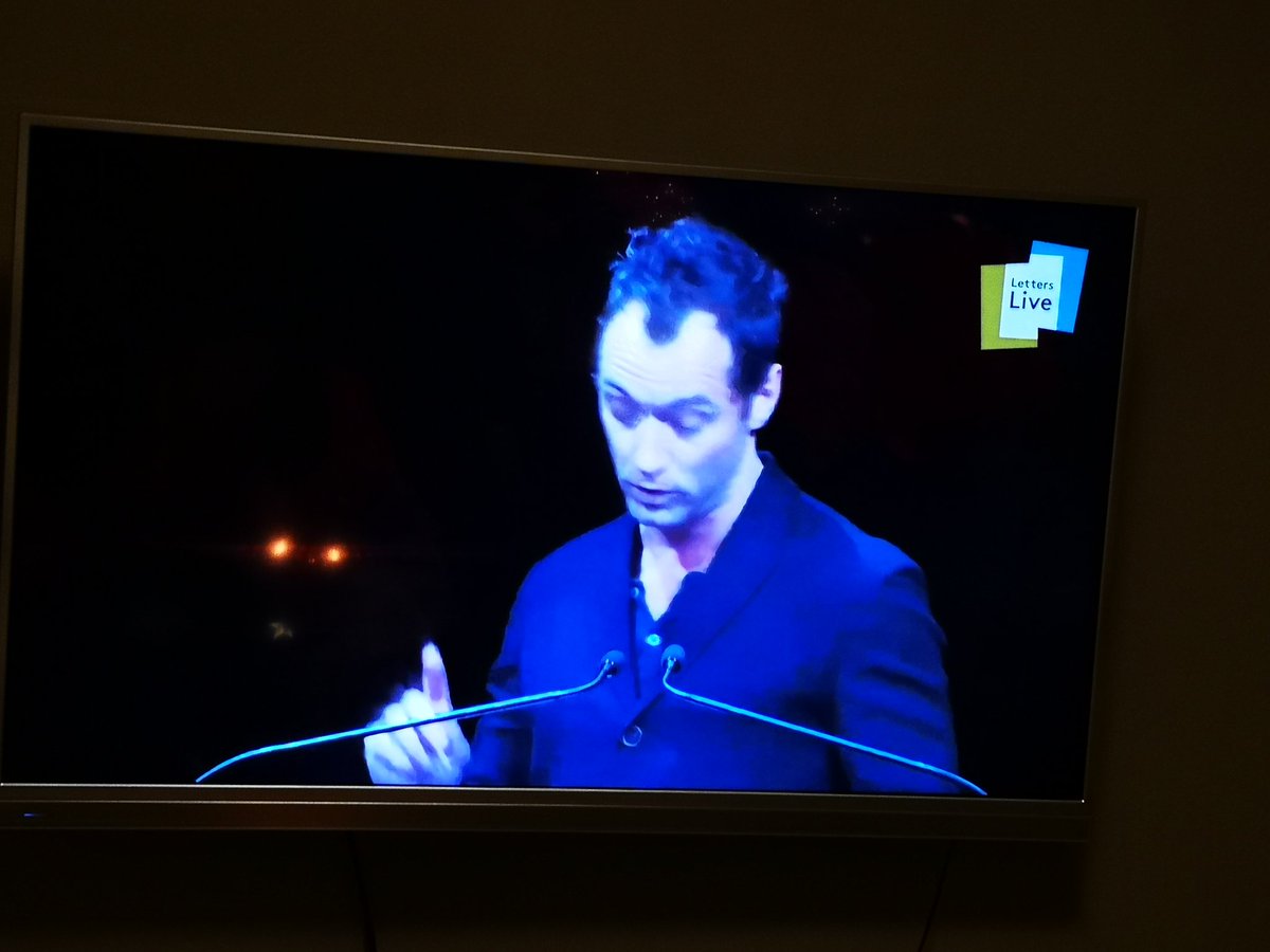 #letterslive auf der couch. Wie wunder-wunderbar! So happy