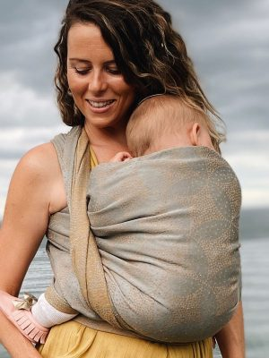 MiddleearthEnts's tweet photo. Our 19th day of #25daysofTolkien honors @OschaSlings. Their high quality baby wraps and slings are handmade and woven in the UK. Pictures don't do their products justice. They are made with extremely nice material and intricate designs. https://t.co/aXQl2SHmQB