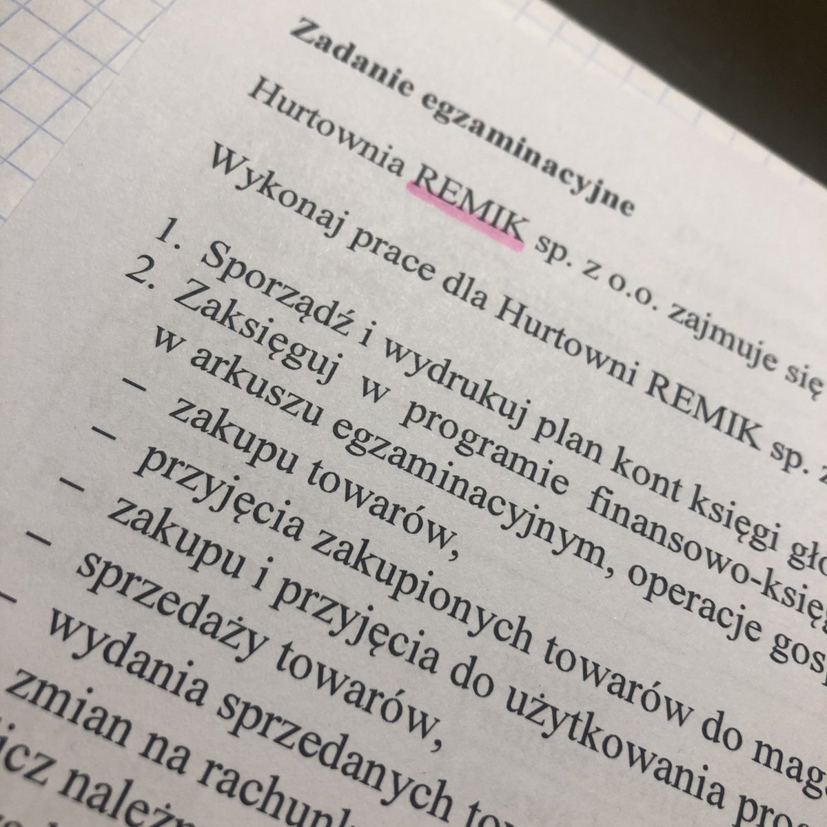 Veronic68768115's tweet photo. A Wy jak spędzacie niedzielny wieczór? #egzaminzawodowy #au36 #tweetime https://t.co/uSFMsGEDrS