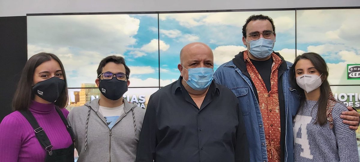 juandiguerrero's tweet photo. Hoy empieza el futuro, vuestro futuro. Aquí seguirá la Radio, vuestra Radio. Os estará esperando, @NuriaID , @AlfonsoDCC , @Mexpositor2 y @Aleejandracv . Os estaré esperando. #MásterEnRadio @OndaCero_es de la @Nebrija . https://t.co/bucXY9ynhx