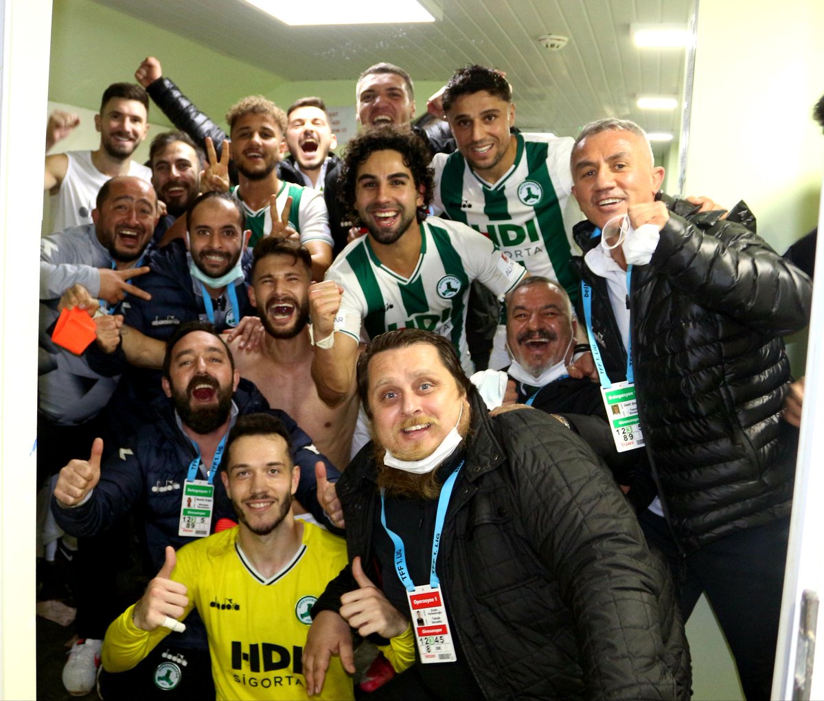 Giresunspor's tweet photo. Galibiyet pozumuz💪 ve maçtan kareler📸✅⚽️🇳🇬💚🤍 https://t.co/Vbv1NK6n0M