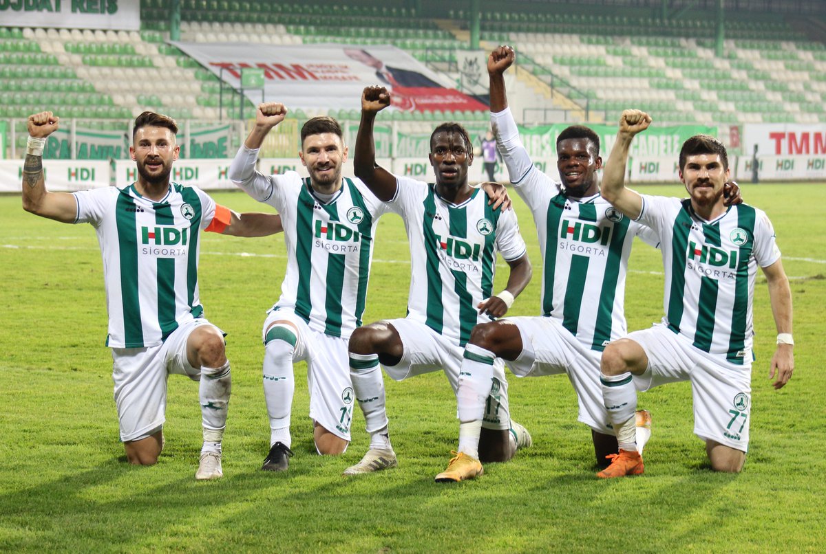 Giresunspor's tweet photo. Galibiyet pozumuz💪 ve maçtan kareler📸✅⚽️🇳🇬💚🤍 https://t.co/Vbv1NK6n0M