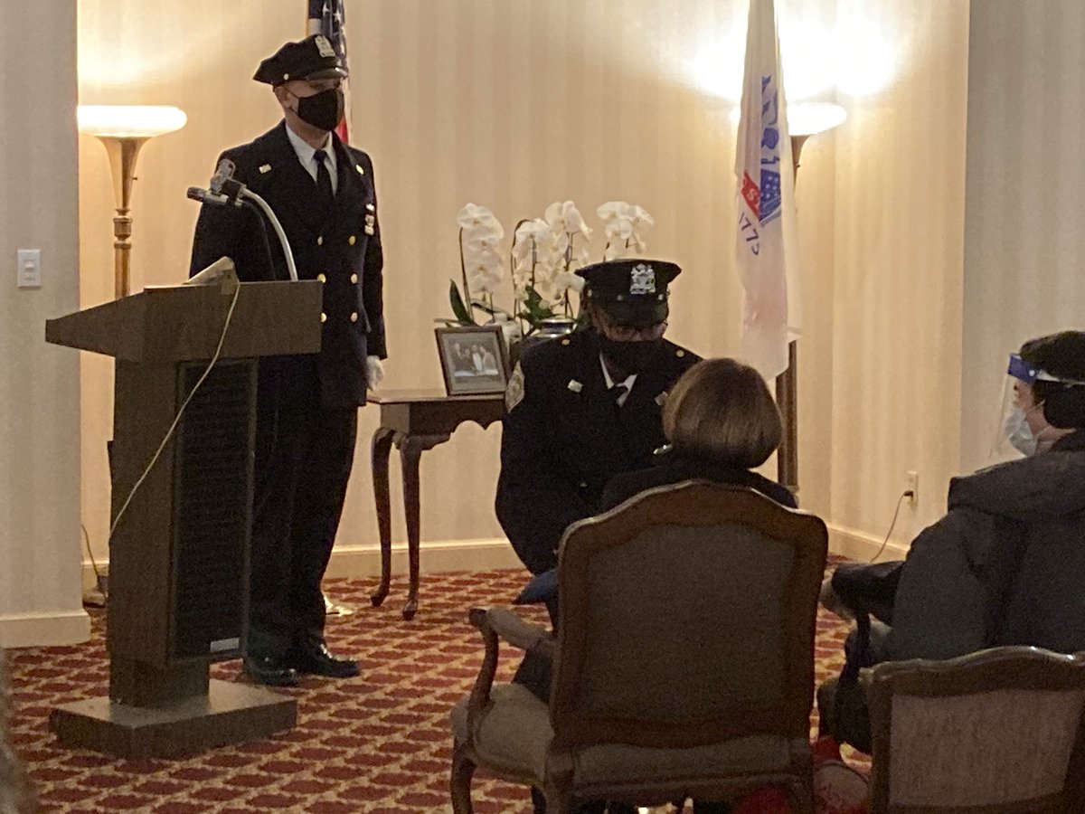 NYPDCeremonial's tweet photo. ๐บ๐ธ@USArmy Vet & Retired Lt. Nicholas Sciarabba was laid to rest on Monday 12/07. Nicholas retired in 1994 @NYPDTransit .
Rest In Peace Lieutenant ๐ฎ๐ปโโ๏ธ๐
#NycTransitPd
#ScarsdaleNY
#NYPDBugler https://t.co/4Kk7Tb36vK