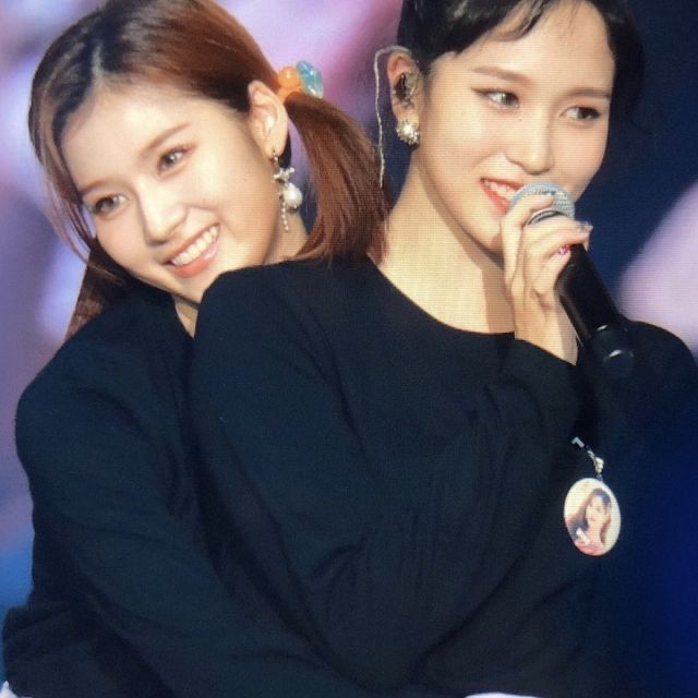 misanapic's tweet photo. ↳ Misana in purple 💜

🏷 :  #Sana #사나 #Mina #미나 #Twice #트와이스 https://t.co/fZIb4TuZAN